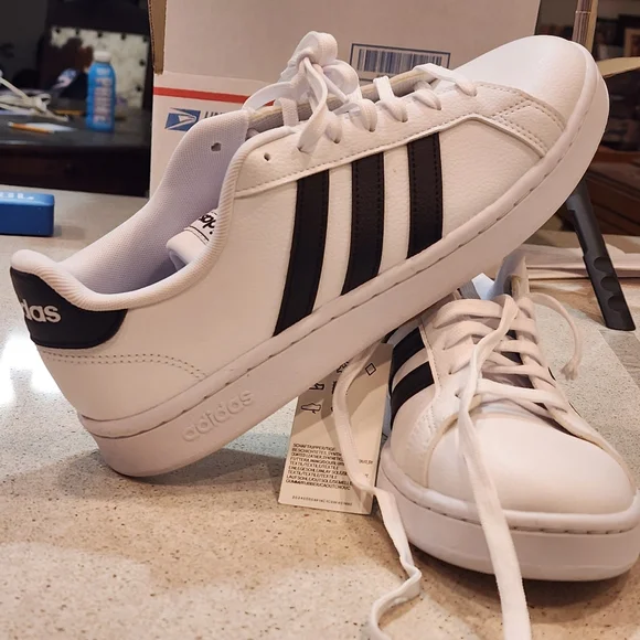 Adidas Grand Court Shoes Mens Size 9 White Black Cloudfoam Casual Tennis - Picture 1 of 8